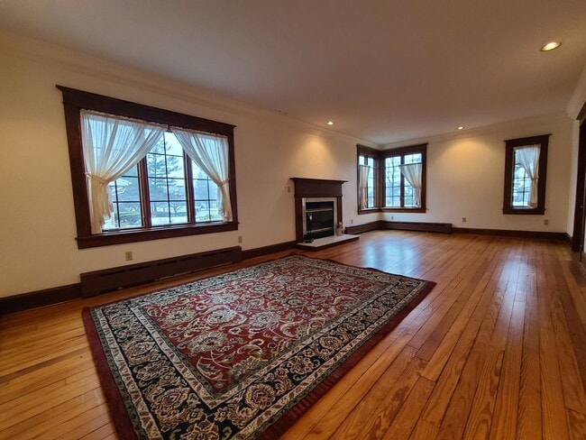 Photo - 566 N Shore Dr