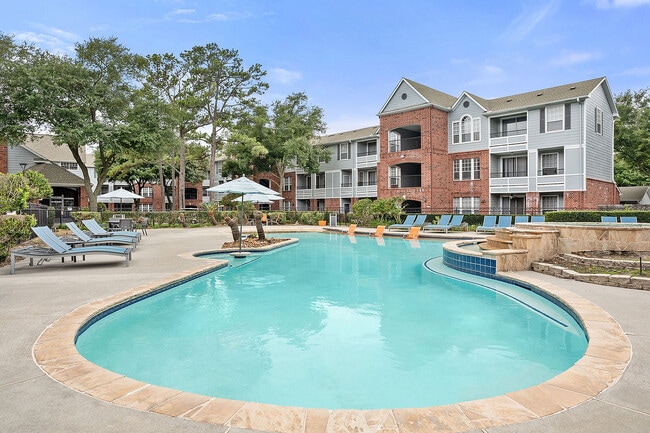 C243030_VerandaAtCenterField_Pool2_03