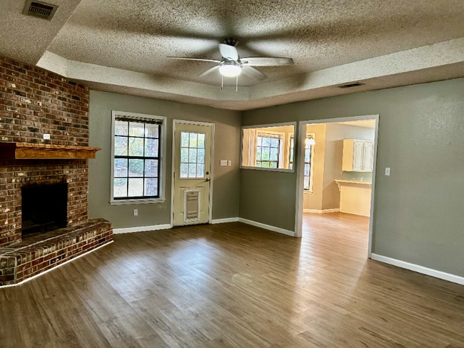 Photo - 905 Cherokee St