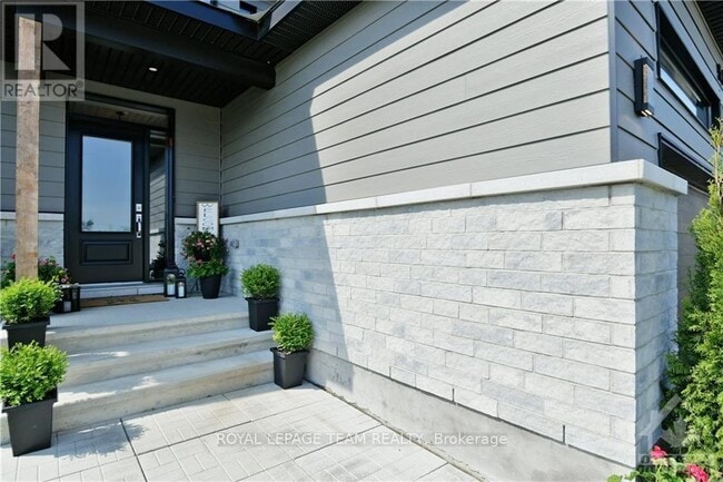 Photo - 54 Reynard Cres
