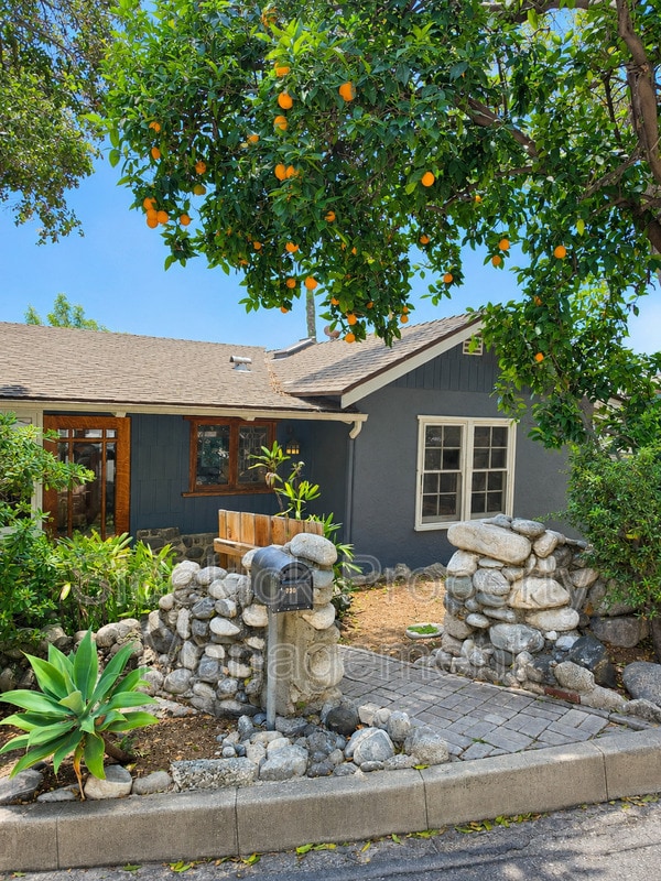 Photo - 730 Orange Dr