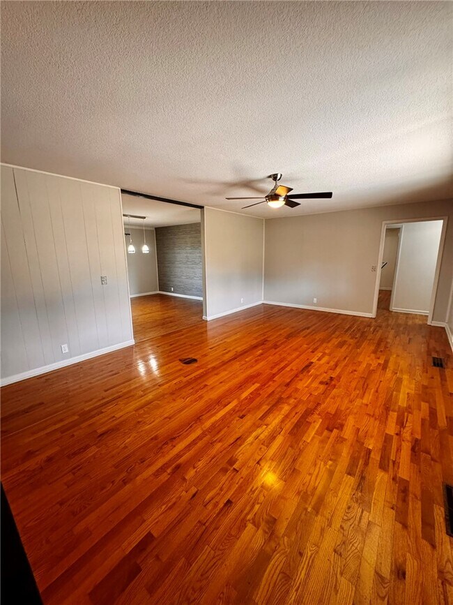 Photo - 922 S 15th St