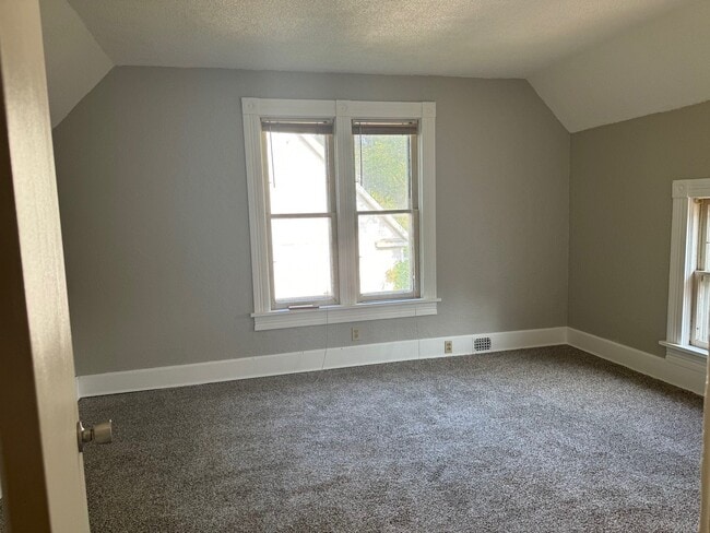 423 Nicollet Ave Unit 1/2