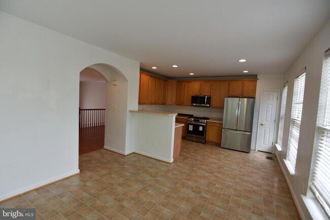 Photo - 21821 Ladyslipper Sq