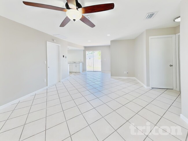 Photo - 5513 3rd Avenue Plaza W