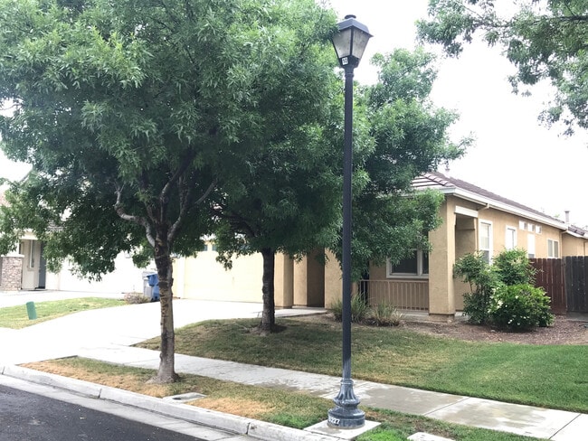 Photo - 1146 Oatgrass Way