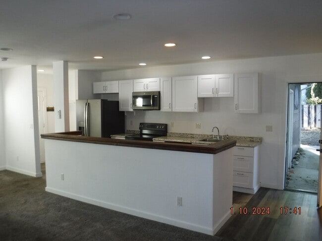 Photo - Great studio in Phoenix OR