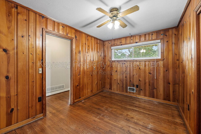 Photo - 1823 Curtis Dr