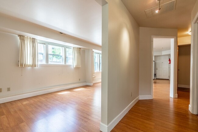 Photo - 2BR Apartment in Classic Capitol HIll House