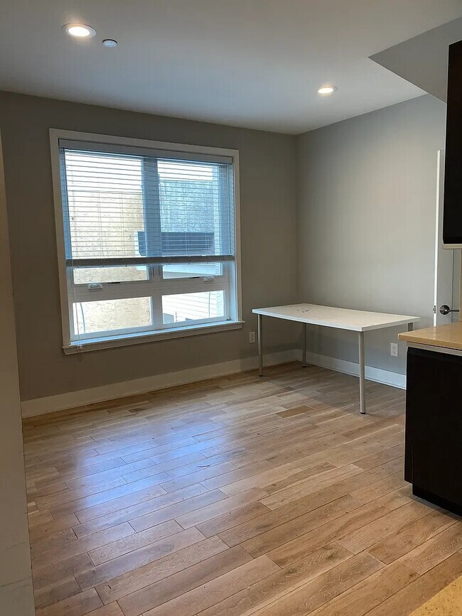 Photo - 944 N Marshall St