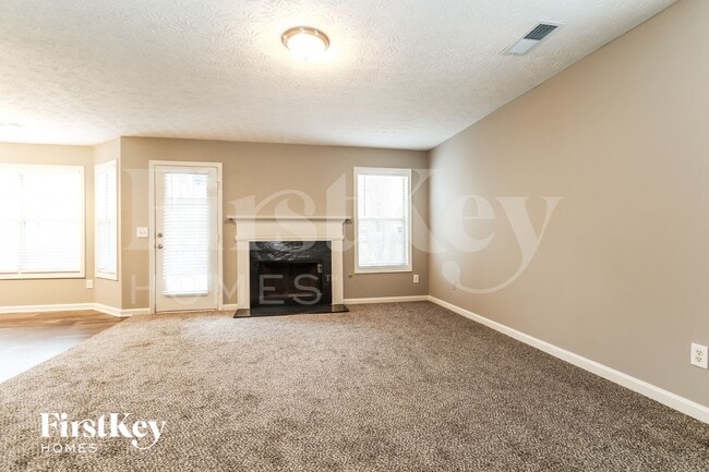 3985 Fallbrook Dr NW