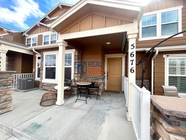 Building Photo - 5676 Shamrock Heights Rental