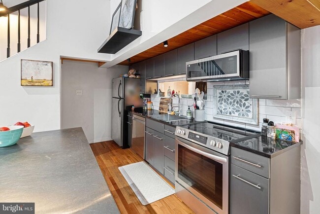 Photo - 1027 Arch St Unit 207
