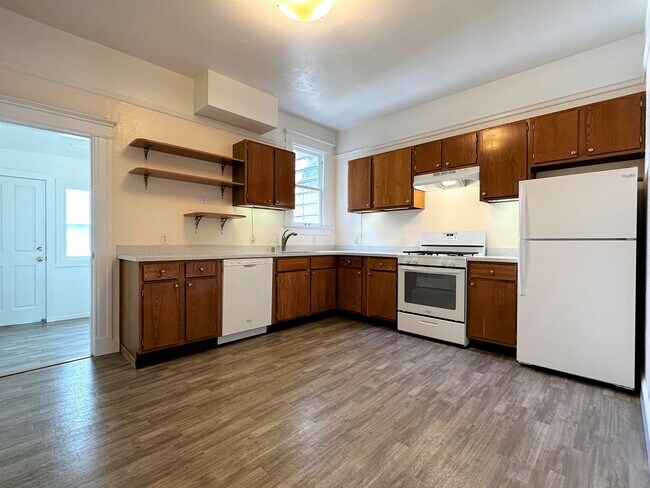 Building Photo - Top Floor 2 Bedroom Apartment for rent in Noe Valley! Unit #1386