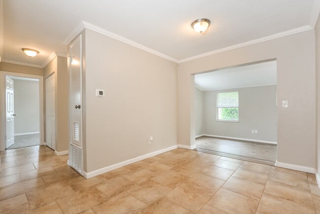 Photo - 1094 Whitewood Dr