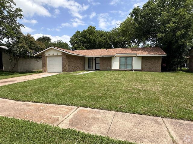 Building Photo - 12417 Spring Branch Dr Rental