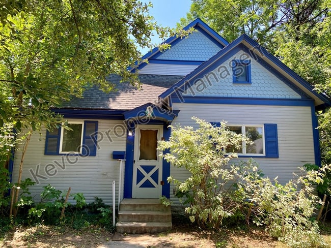 Building Photo - Remarkable Old Town House