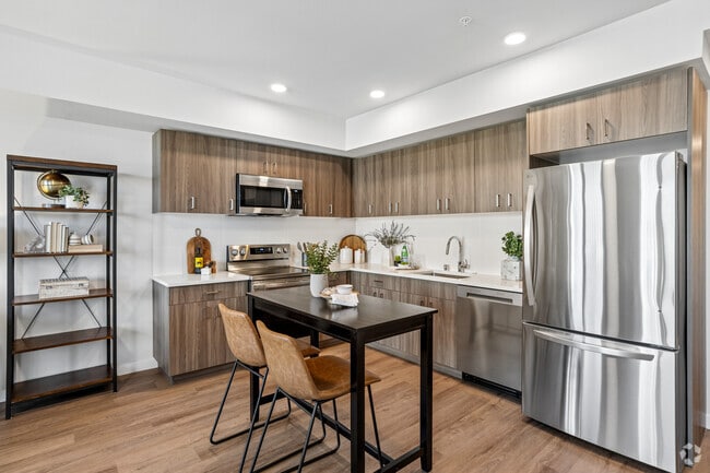 1BR, 1BA - 758SF - Kitchen