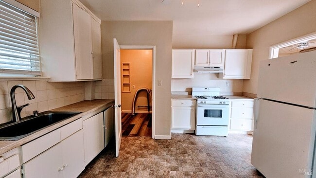 Photo - 1448 Rice St