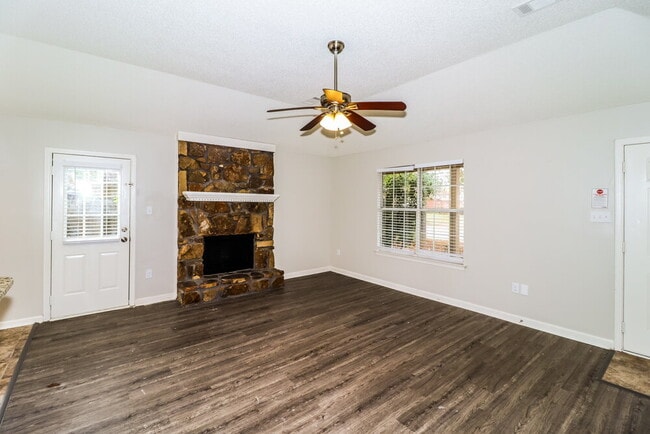 Photo - 7001 Bellevue Trce