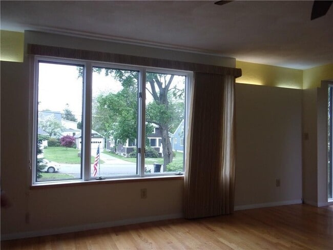 85 Homewood Ave Unit 2nd Flr