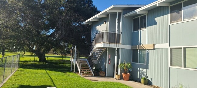 Building Photo - 5504 Fernhill Cir Unit A