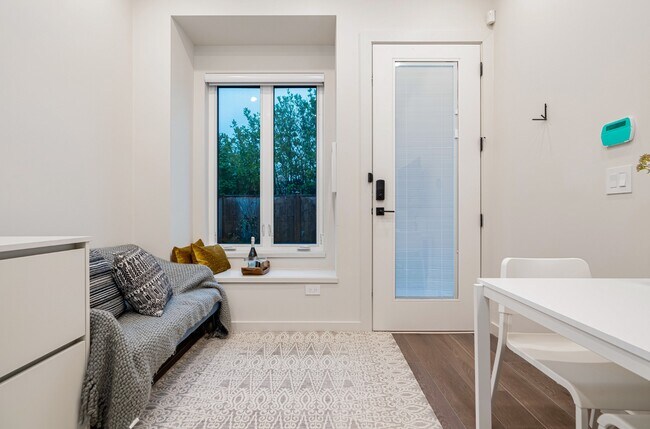 Photo - 6431 Azure Rd