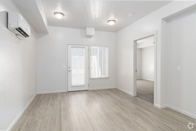1BR, 1BA - 710SF - Living Room - Cameo Flats