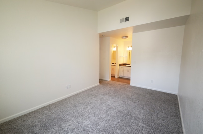 Sierra Ridge Apartments