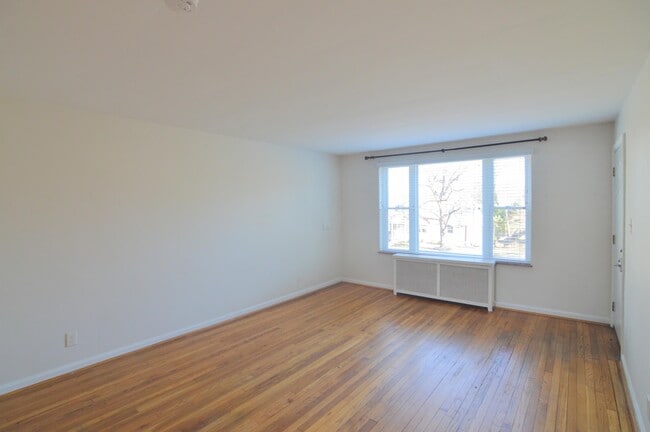 Photo - 27 Sunnymede Dr Unit 1