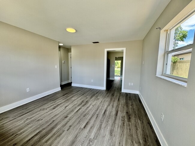 Photo - 531 99th Ave N