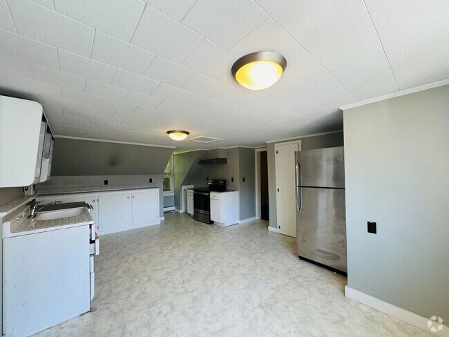 Building Photo - 51-53 Pleasant St Unit 53B Rental