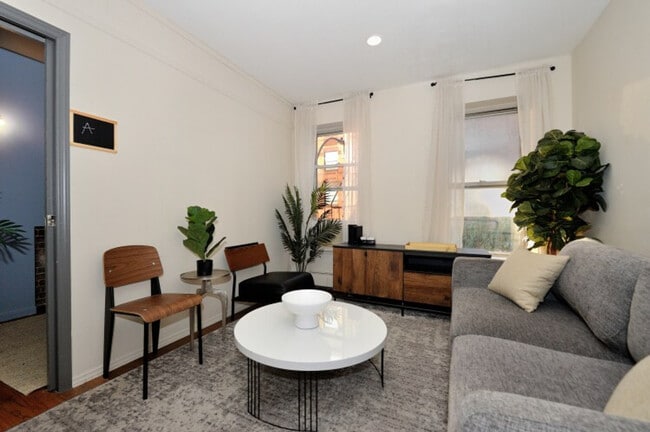 Photo - 348 W 38th St Unidad ID1323911P