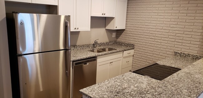 Building Photo - 4012 DuPont Cir Unit 209
