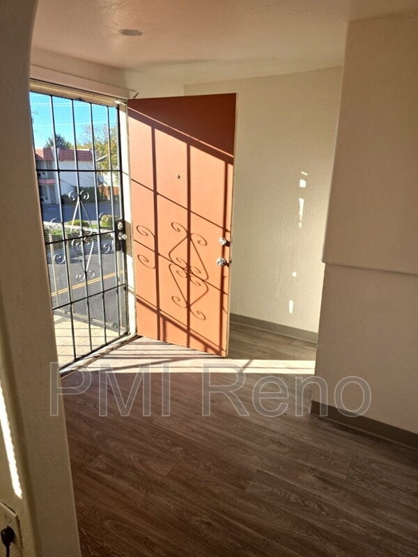 Photo - 140 Victorian Ave Unit 11