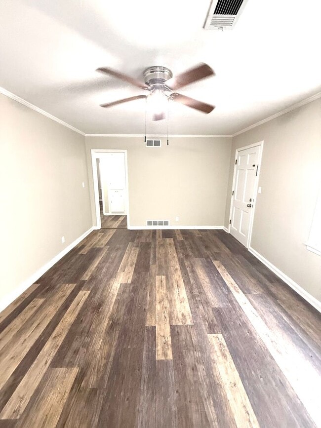 Photo - ** 3 Bed 1 Bath located in Grove Hill Estates ** Call 334-366-9198 to schedule a self tour