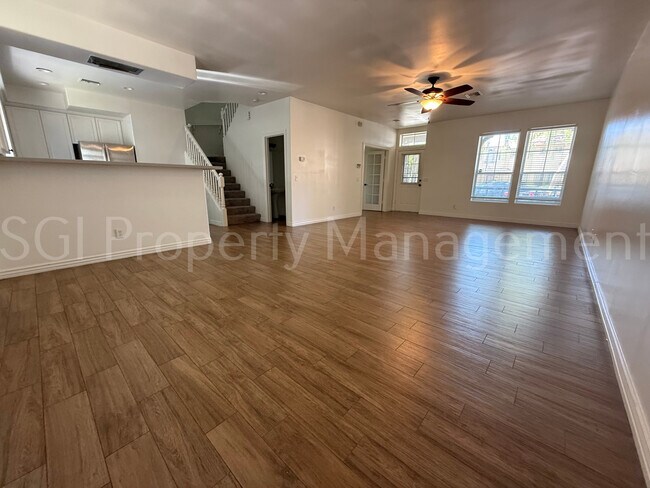 Photo - 942 S Ash Ave