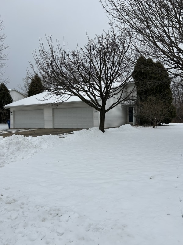 Photo - 700 Parkview Rd