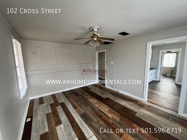 Photo - 102 Cross St