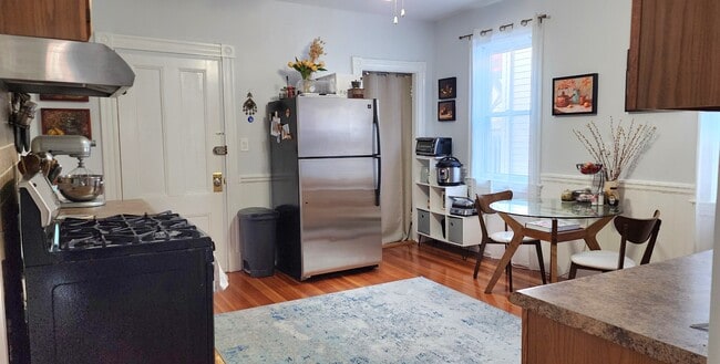 Building Photo - 66 Chestnut St Unit 66 Chestnut Street