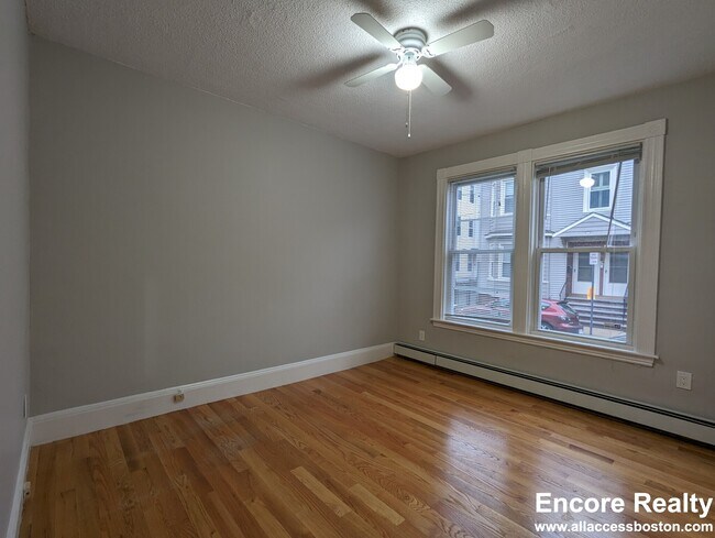 Photo - 36 Portsmouth St Unit 3