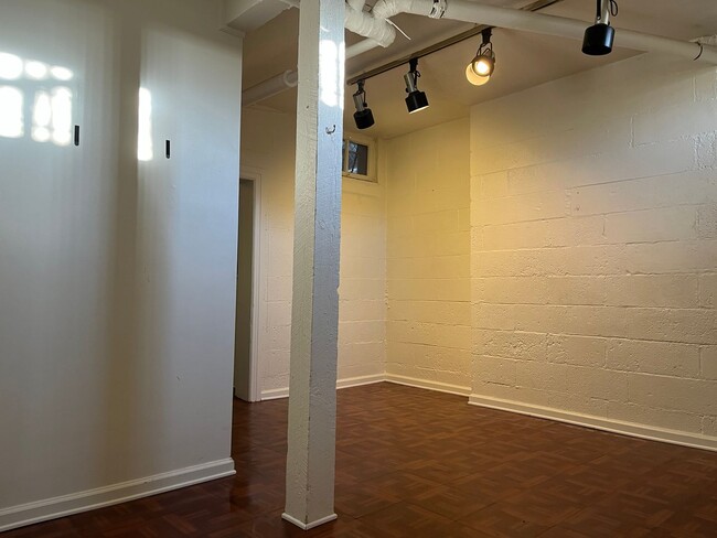Photo - Large Affordable Basement Apartment Unit 1358-1B