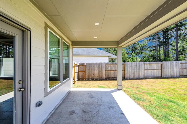 Building Photo - 7138 Clearwater Cv Dr