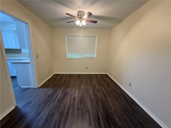 Photo - 1406 Willard St