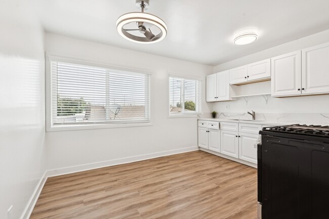 Photo - Sahara Apartments