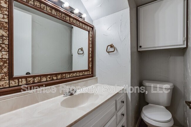 Photo - 6708 N Meridian Ave Unit J