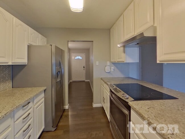 Photo - 6026 Lakecrest Dr