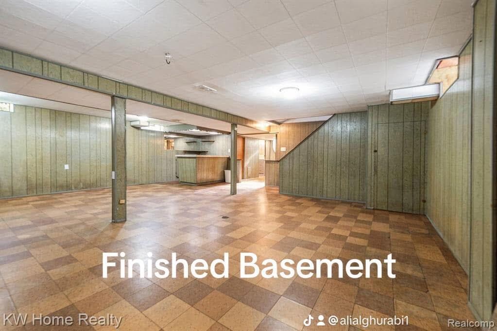 Photo - 8160 Woodbine St