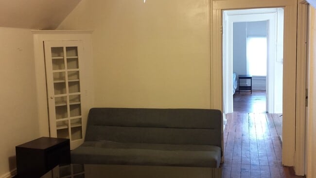 Photo - 822 Westcott St