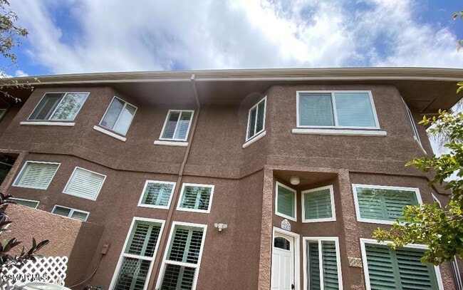 255 N Skyline Dr